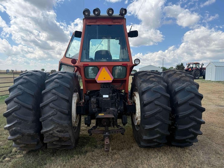 allis-chalmers-7080-tractor-image-13