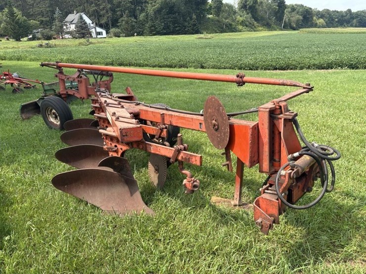 allis-chalmers-4-bottom-semi-mount-plow-image-4