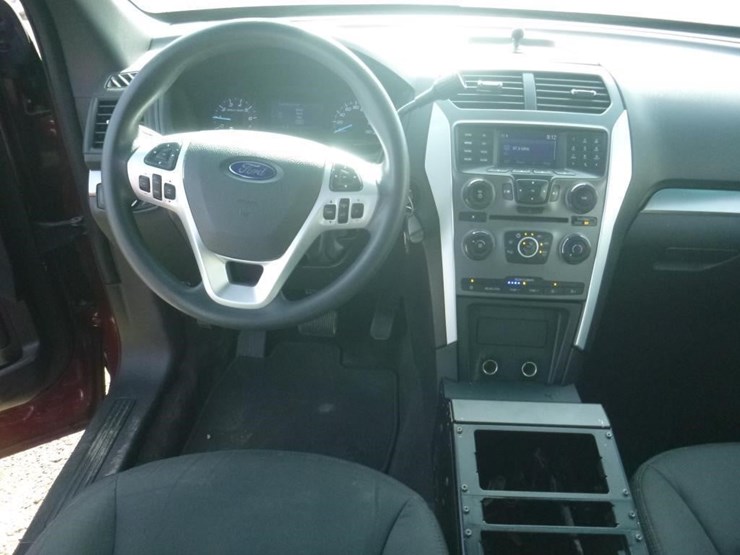 2015-ford-explorer-image-9