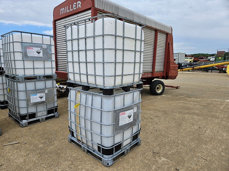 #197-•-2---plastic-tanks-image-1