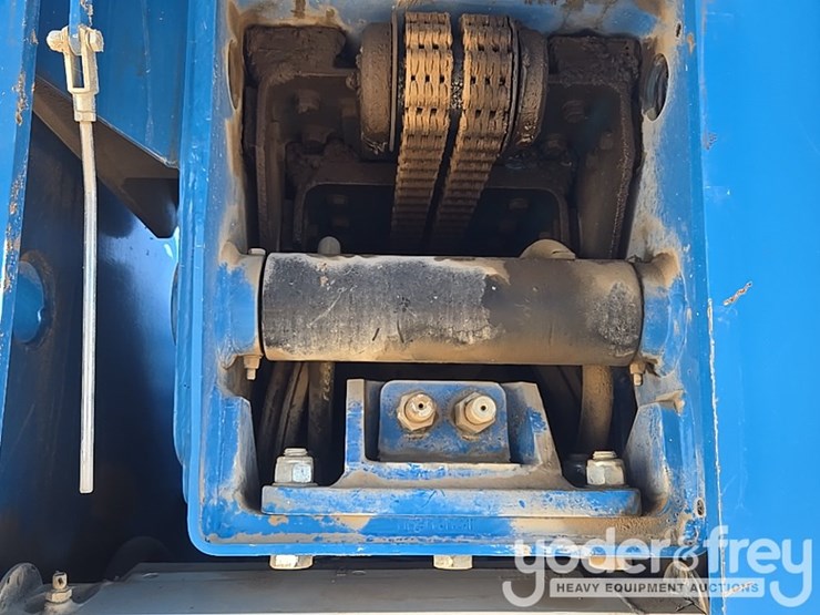 2019-genie-gth1544-image-36