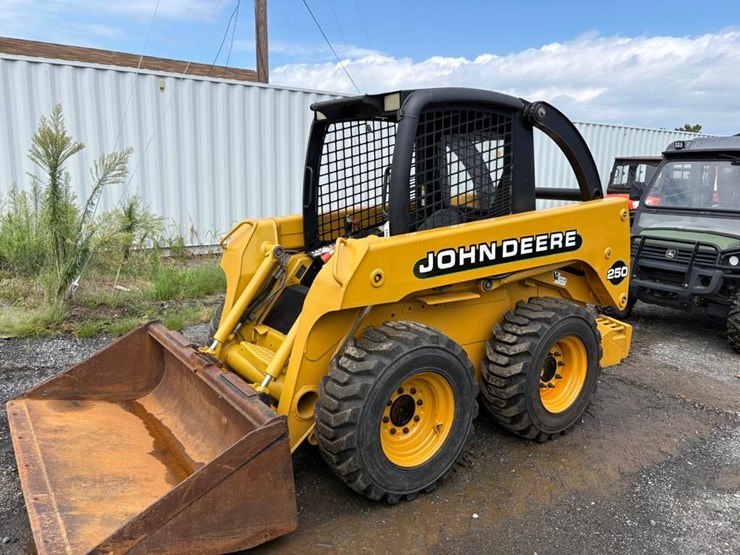 john-deere-250-image-2