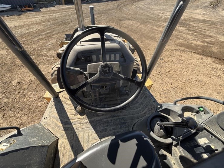 2007-deere-410j-image-36