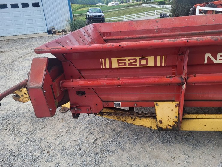 new-holland-520-image-17