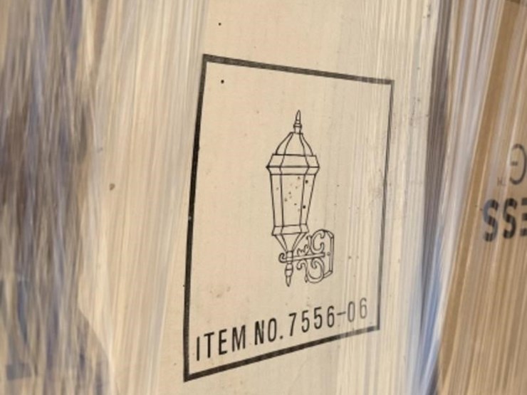 l3---pallet-of-light-fixtures-image-5