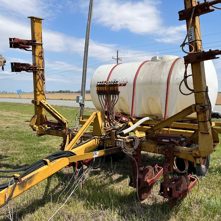 KBH 8 Row Liquid Applicator