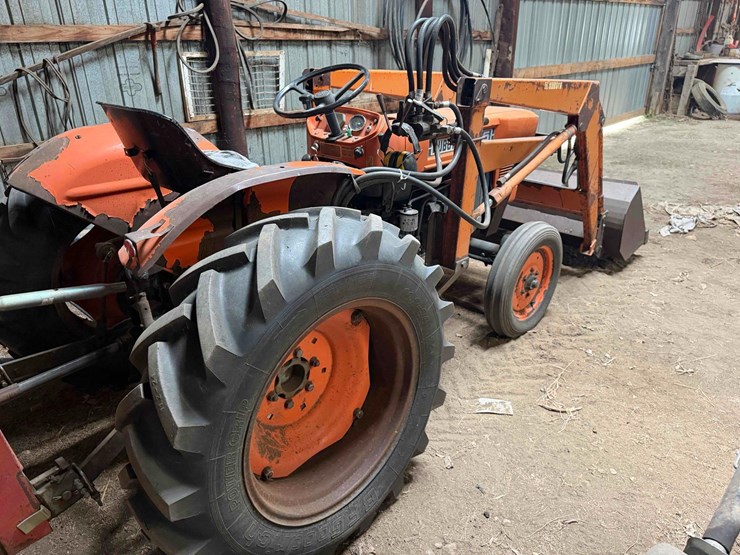 245-kubota-tractor-image-5
