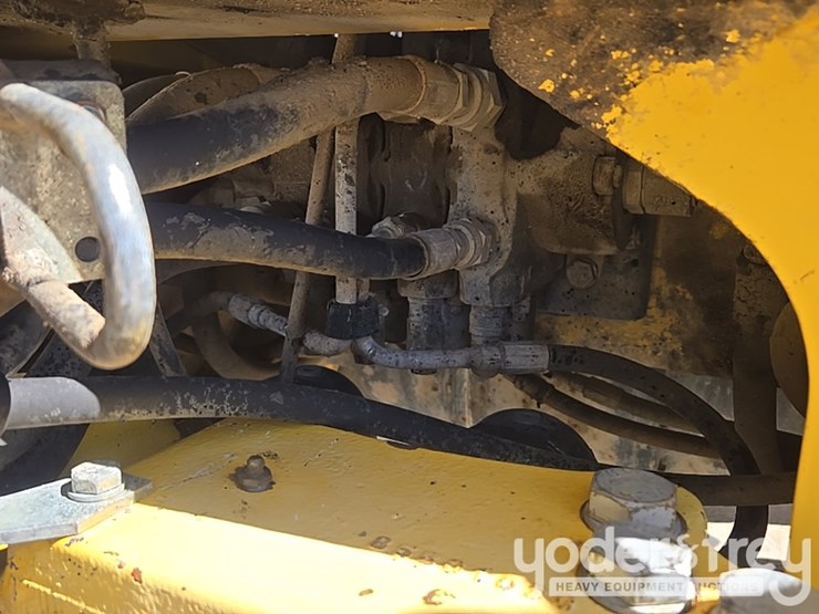 2008-new-holland-b95-image-35