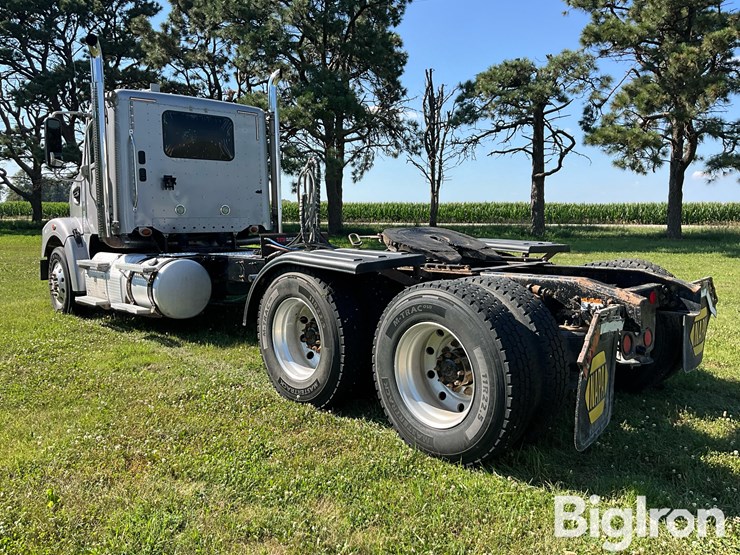2016-freightliner-122sd-image-7