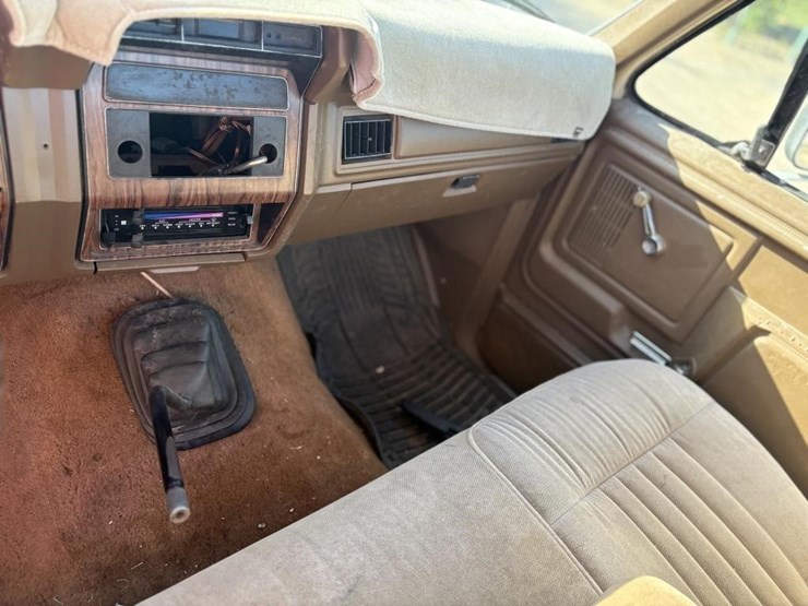 1983-ford-f350-image-16