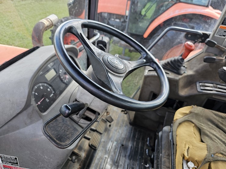 2015-kubota-m108s-image-13