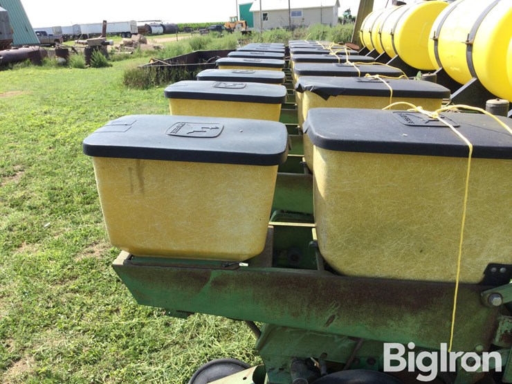 john-deere-7000-image-8