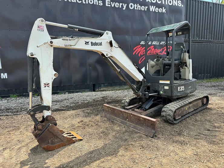 2016-bobcat-e35-image-2