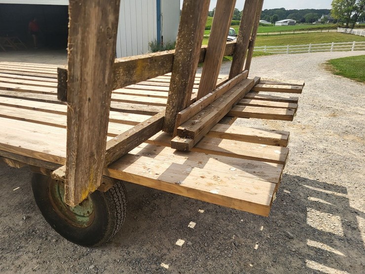 hay-wagon-w/running-gear-image-22
