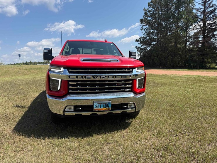2022-chevrolet-3500-image-8