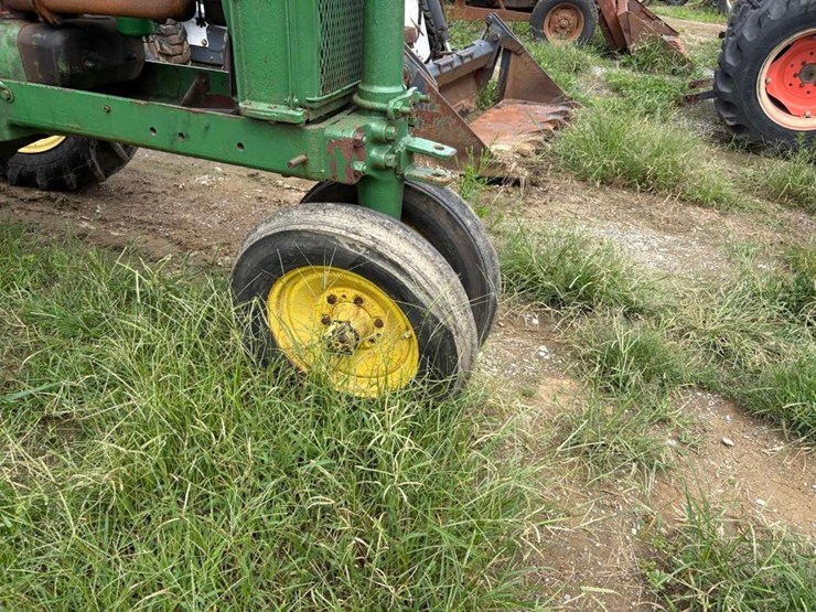 john-deere-b-image-5