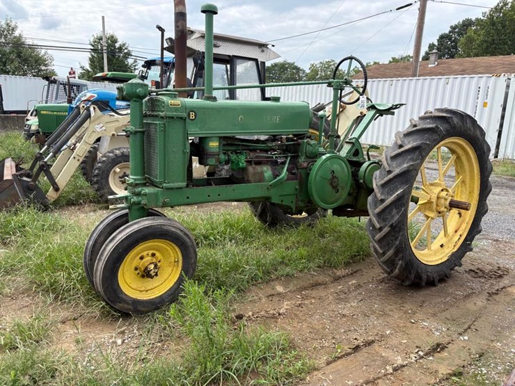 john-deere-b-image-2