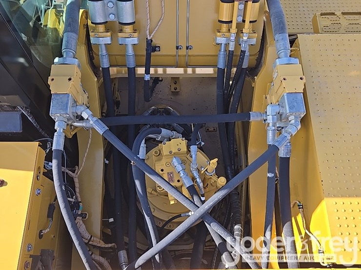 2019-caterpillar-336-image-50