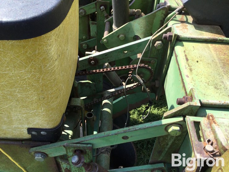 john-deere-7000-image-10