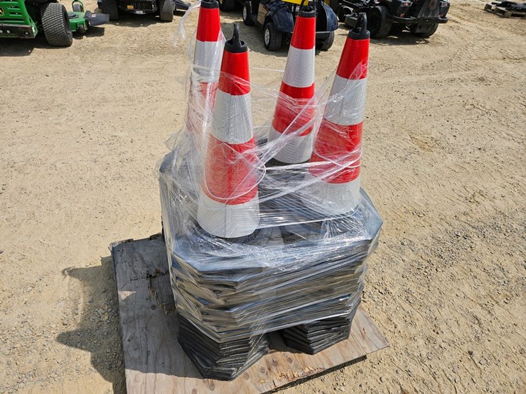 #6904-•-new-agrotec-traffic-cones-image-7