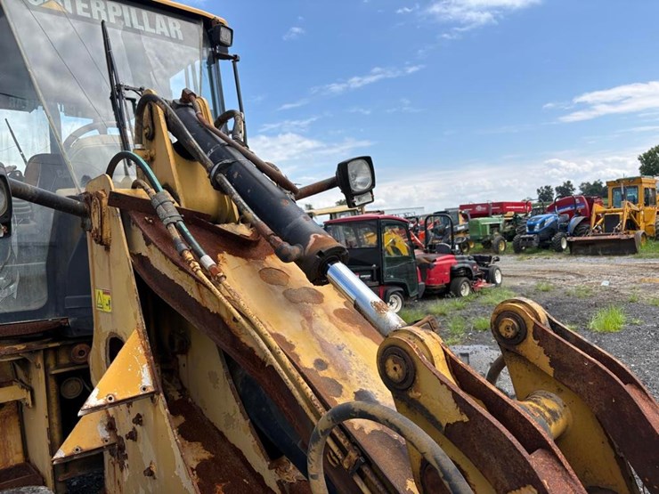 caterpillar-908-image-8