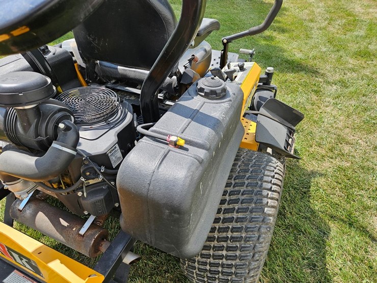#6889-•-cub-cadet-"-the-tank"-zero-turn-mower-image-23