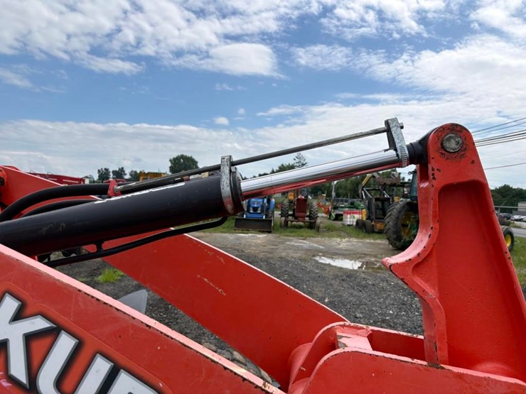 kubota-r530-image-9