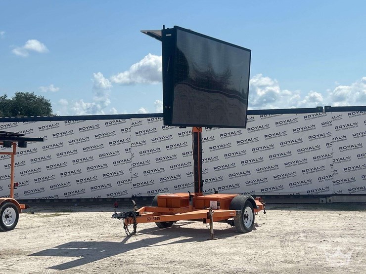 2015-ver-mac-solar-towable-message-board-image-1