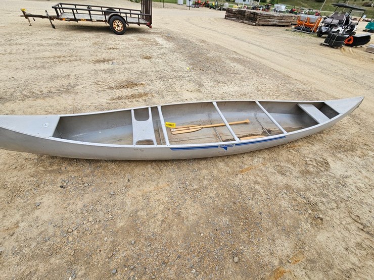 #6882-•-grumman-16'-canoe-image-2