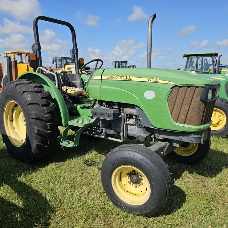 2005 JOHN DEERE 5225