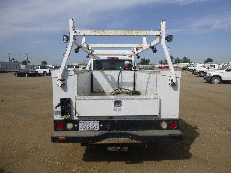 2016-dodge-ram-3500-image-25