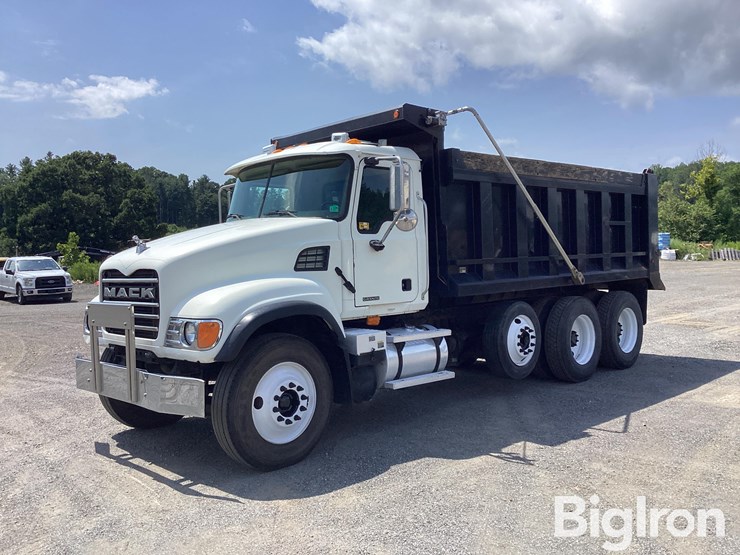 2004-mack-granite-cv713-image-1