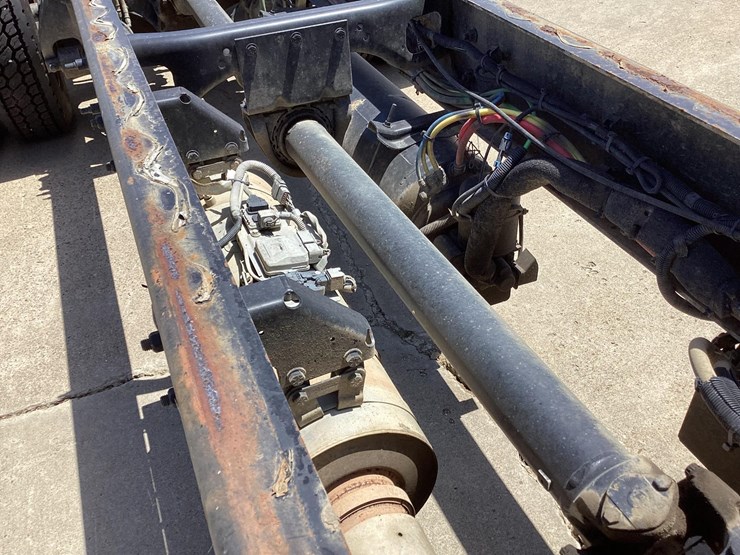 2014-freightliner-m2-image-25