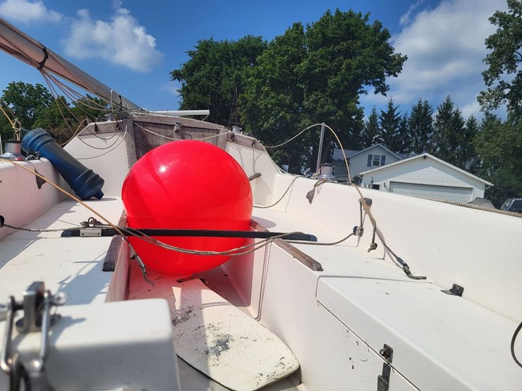 capri-sailboat-w/-single-axle-bumper-trailer-and-johnson-sailmaster-motor-image-43