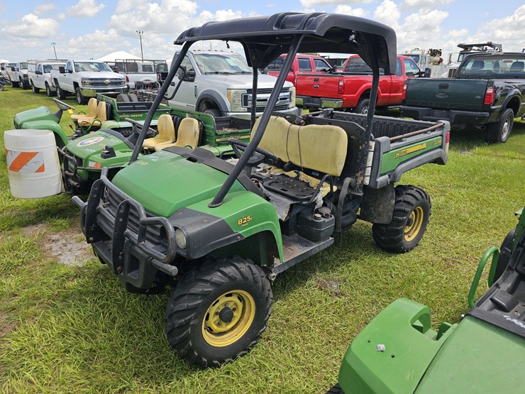 john-deere-825-image-1