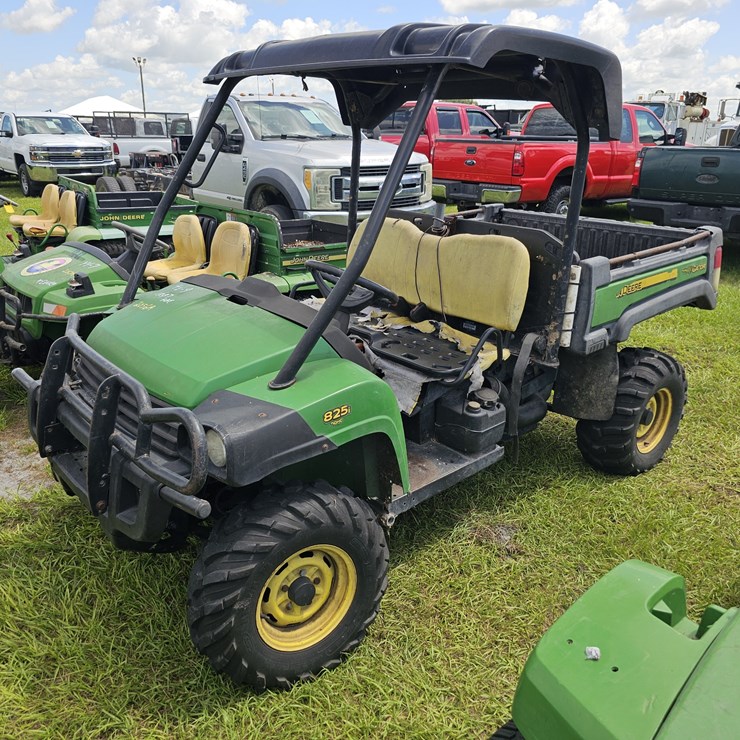 JOHN DEERE 825