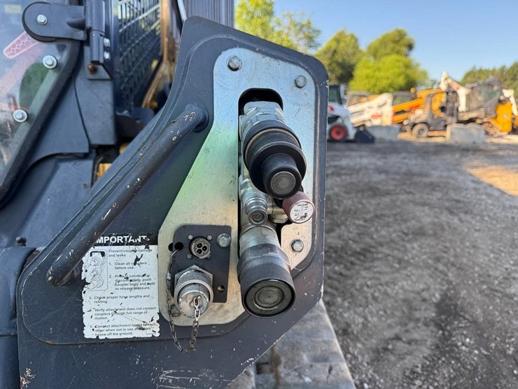 2020-deere-333g-image-11