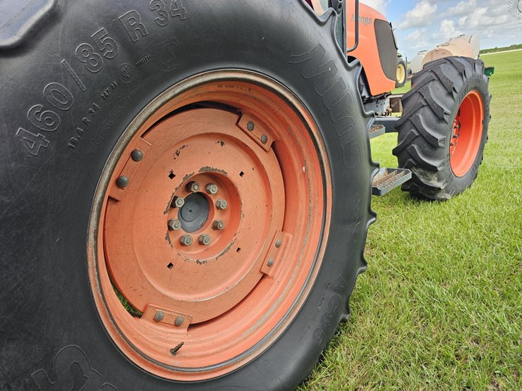 2015-kubota-m108s-image-8