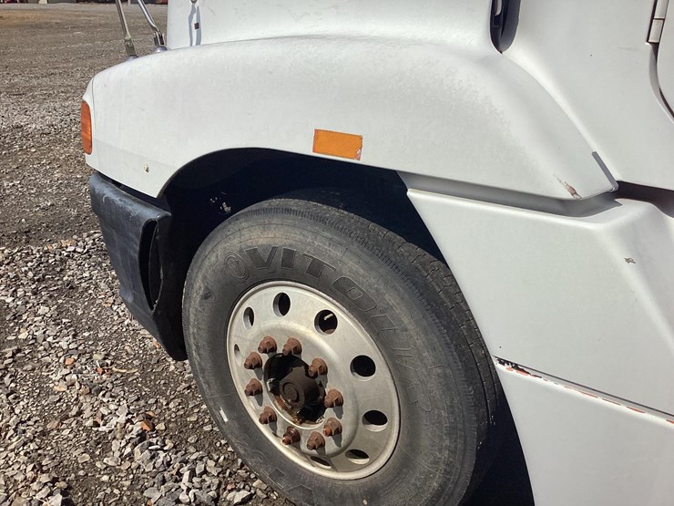 2006-freightliner-cst-120-tender-truck-image-23