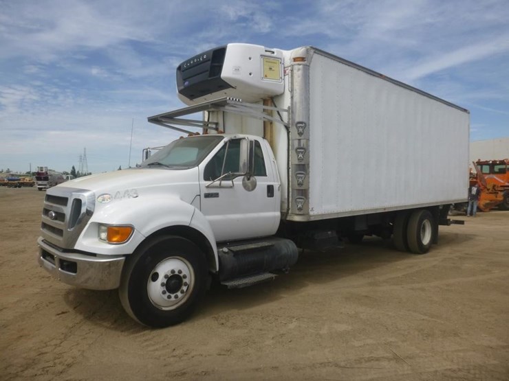 2011-ford-f750-image-1