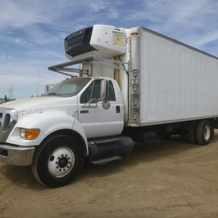 2011 FORD F750