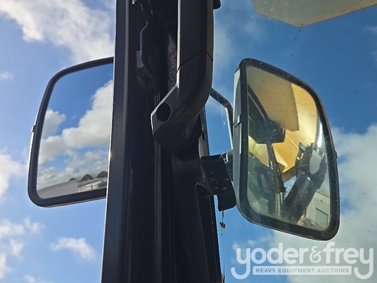 2019-caterpillar-336-image-71