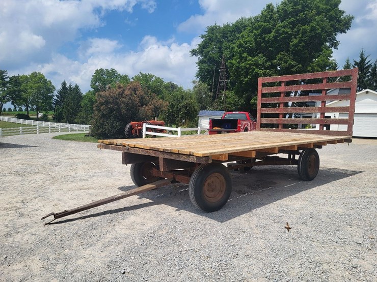 hay-wagon-w/running-gear-image-7