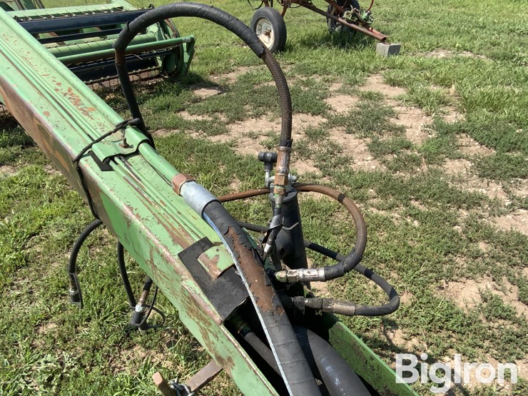 john-deere-240-image-15