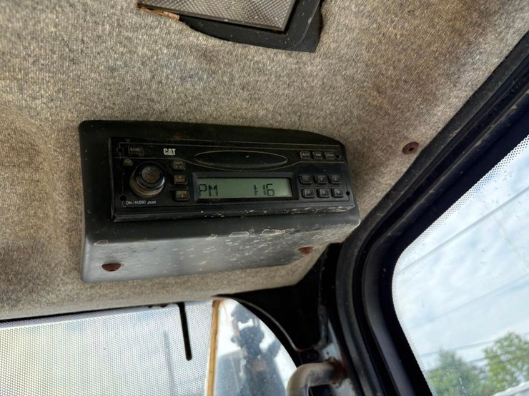 caterpillar-908-image-19