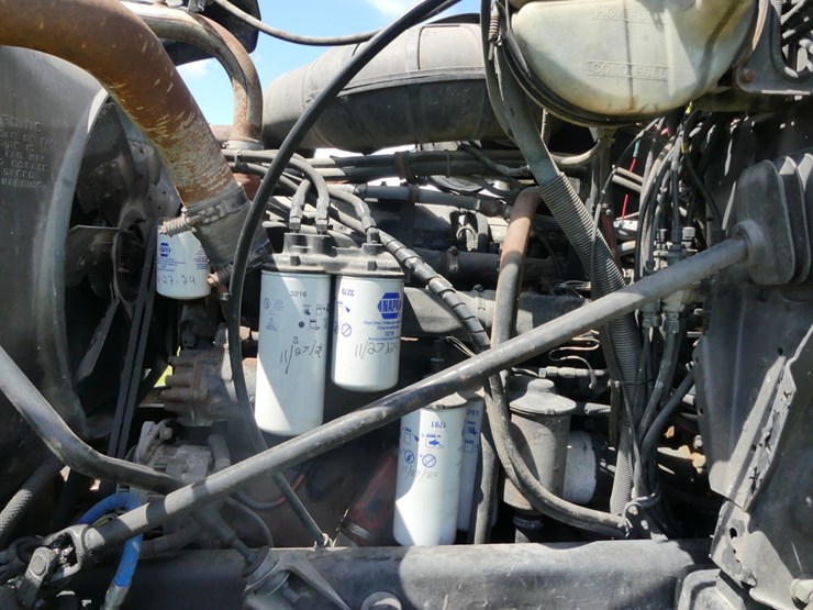 1997-mack-ch612-image-11