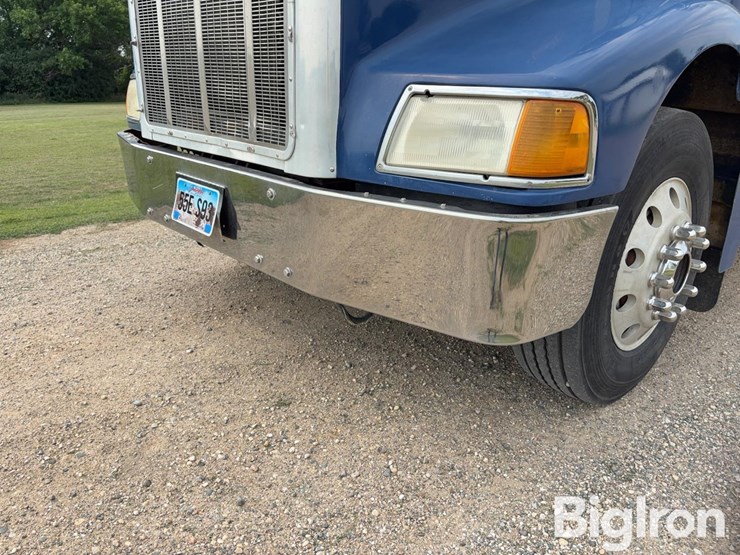 2000-peterbilt-385-image-11