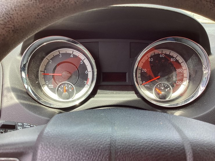 2014-dodge-grand-caravan-image-28