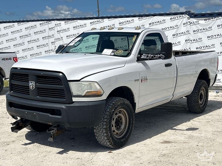 2012-dodge-2500-image-1