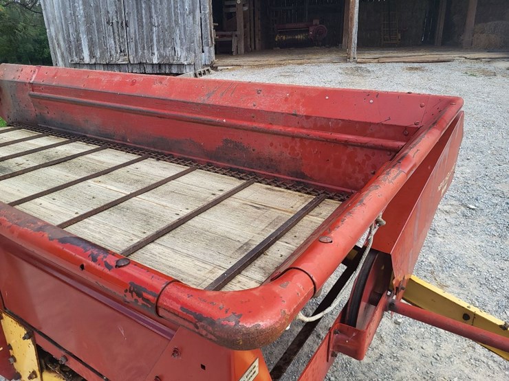 new-holland-520-image-35
